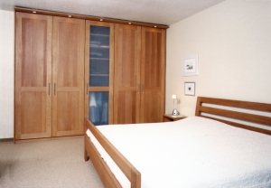 Schrank, Buche ge&ouml;lt