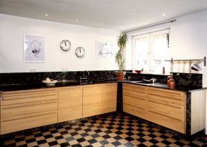 Moderne K&uuml;che f&uuml;r ein altes Haus